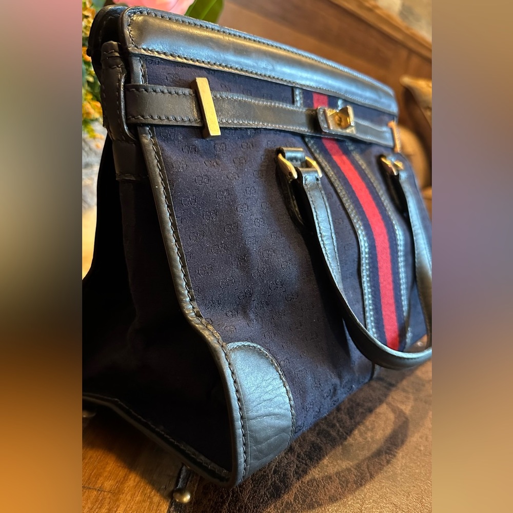 ⛔️SOLD ⛔️Authentic gucci blue navy - Picture 5 of 17
